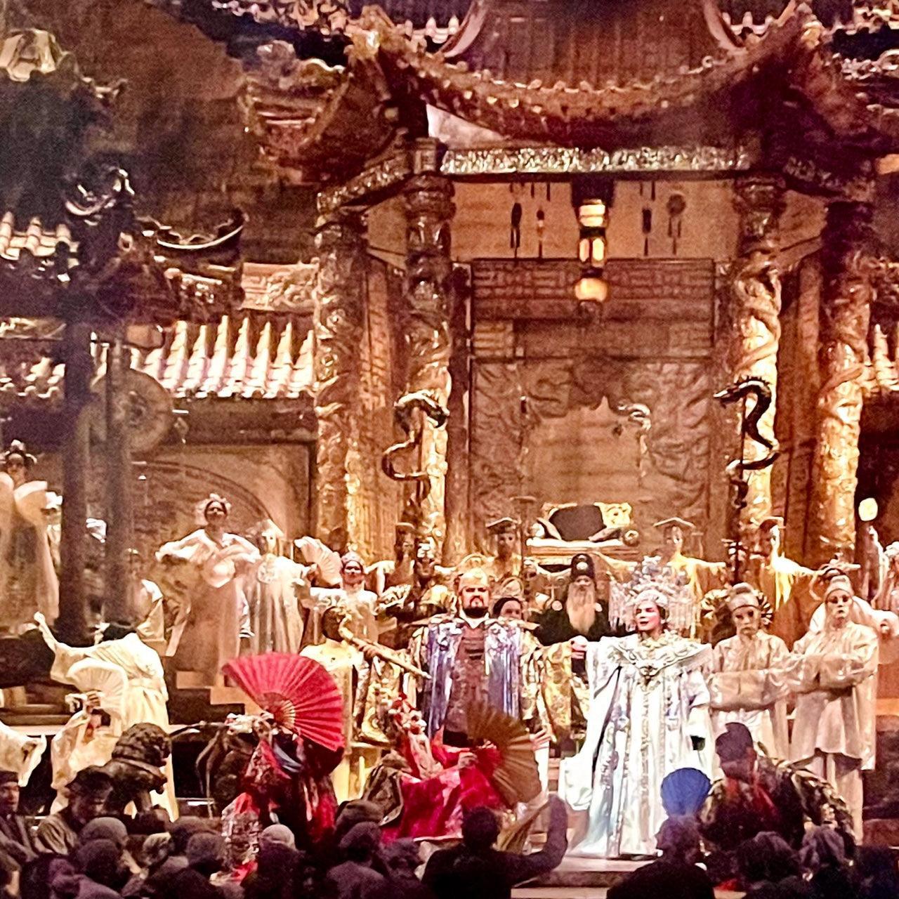 In Grand Style: The Glory of the Metropolitan Opera - Grinning Cat Books - OPERA - ENTERTAINMENT, OPERA, PHOTOGRAPHY