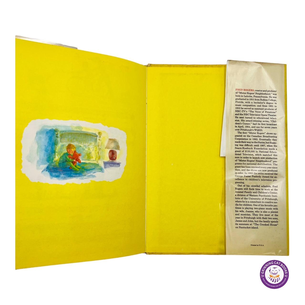 Mr. Rogers' Songbook (First Edition with illustrations by Steven Kellogg) - Grinning Cat Books - books - ILLUSTRATED BOOKS