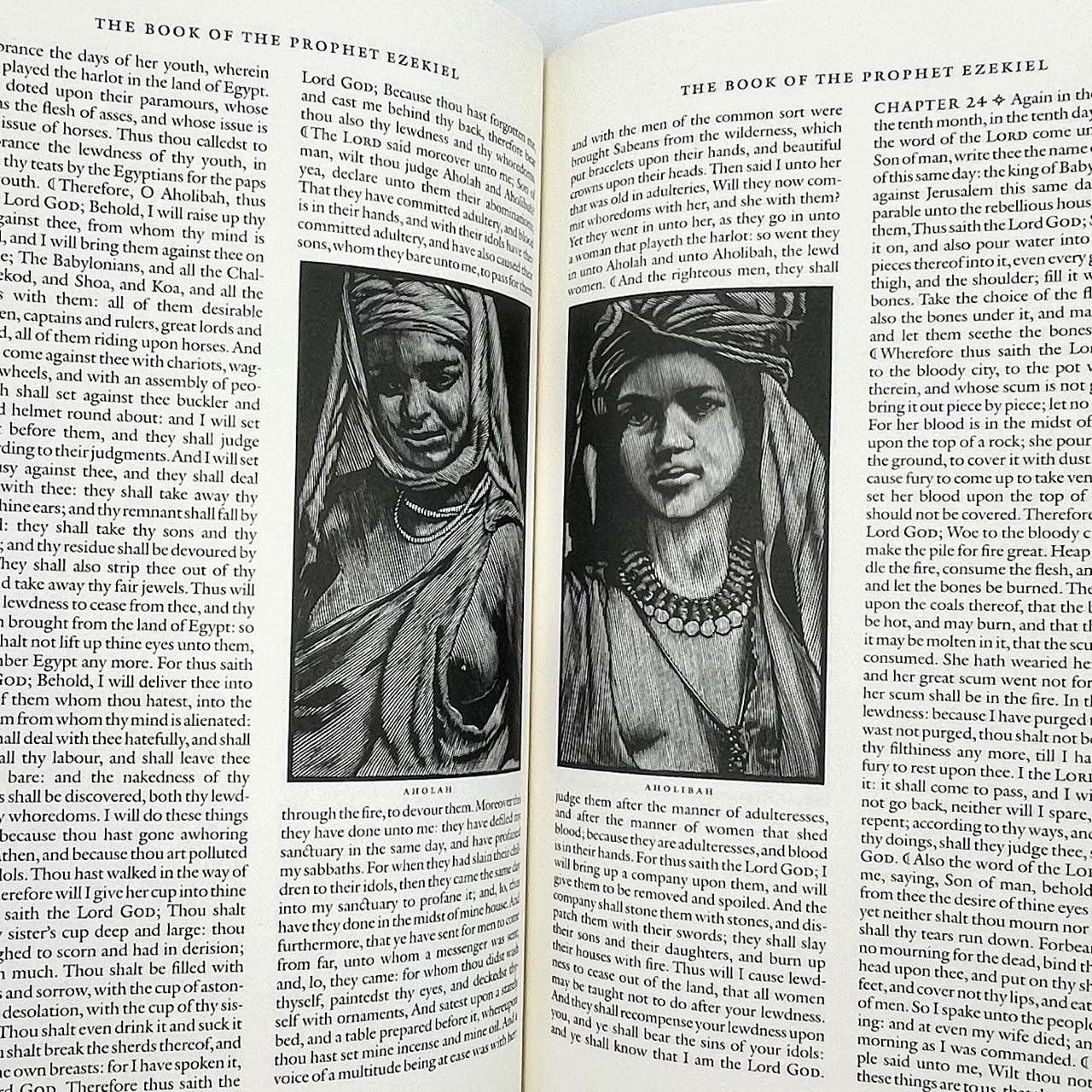 The Holy Bible: King James Version (signed and illustrated by Barry Moser) - Grinning Cat Books - Books - BARRY MOSER