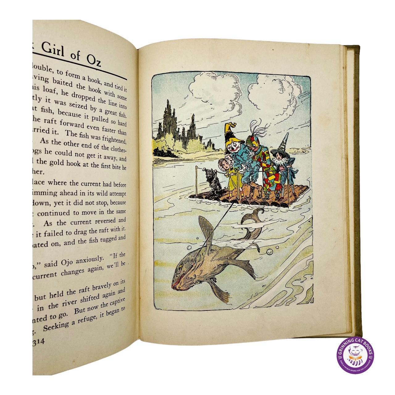 The Patchwork Girl of Oz (the "Return to Oz", the 7th Oz title and debut of Scraps the Patchwork Girl) - Grinning Cat Books - Books - OZ