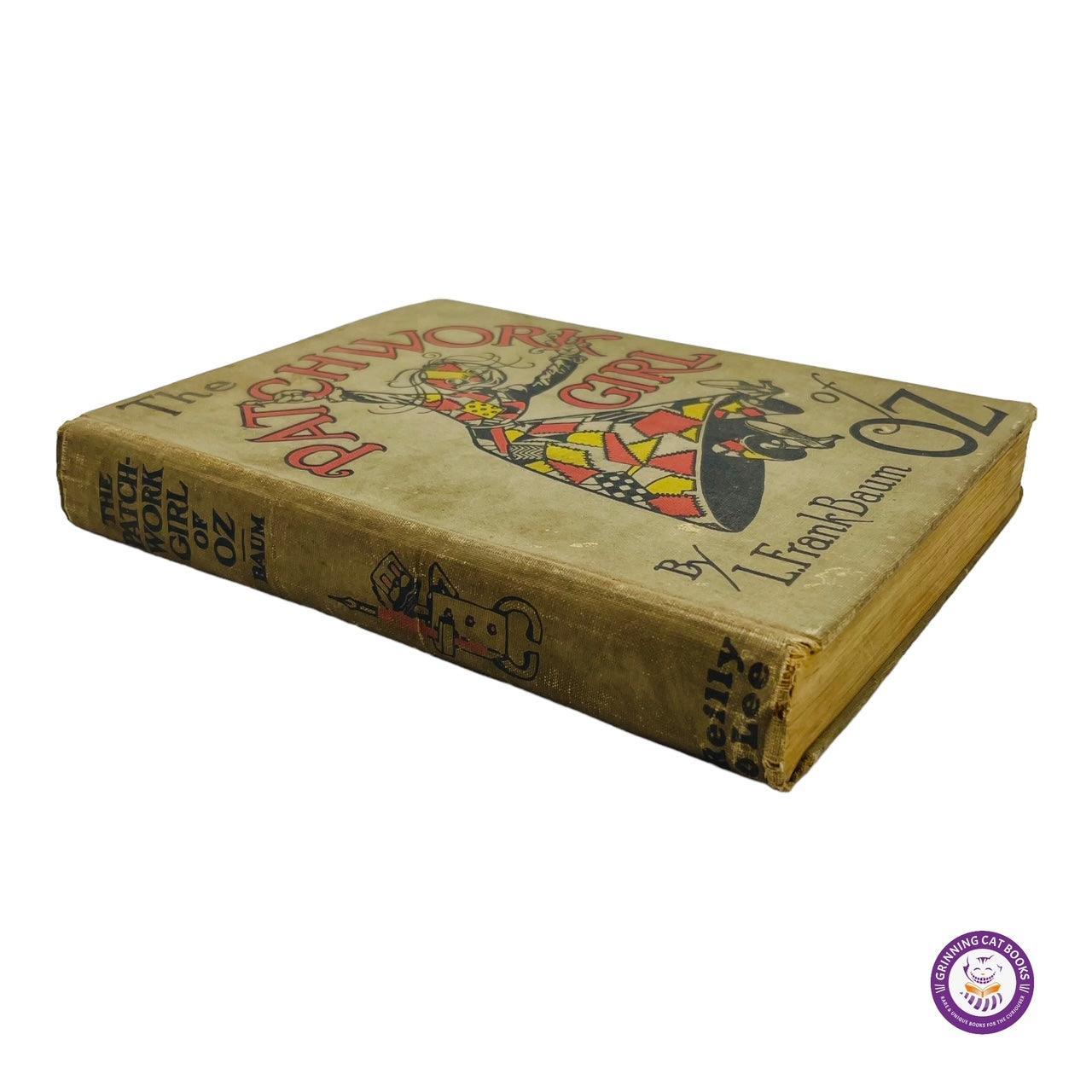 The Patchwork Girl of Oz (the "Return to Oz", the 7th Oz title and debut of Scraps the Patchwork Girl) - Grinning Cat Books - Books - OZ